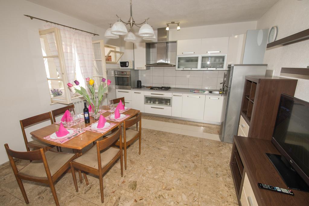 מאקרסקה Apartments Marieta מראה חיצוני תמונה